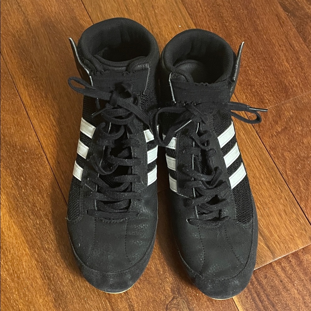 Adidas Men's HVC 2 Lace Up
Athletic Wrestling Shoes
Black/White Size:9 91J